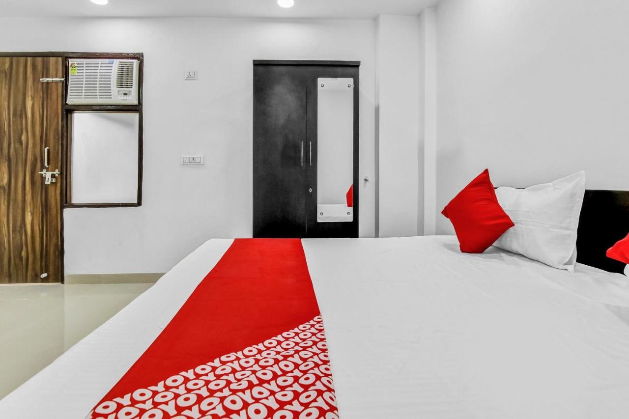 Flagship Hotel Secret Mirage Near Rithala Metro Station Neu-Delhi Exterior foto
