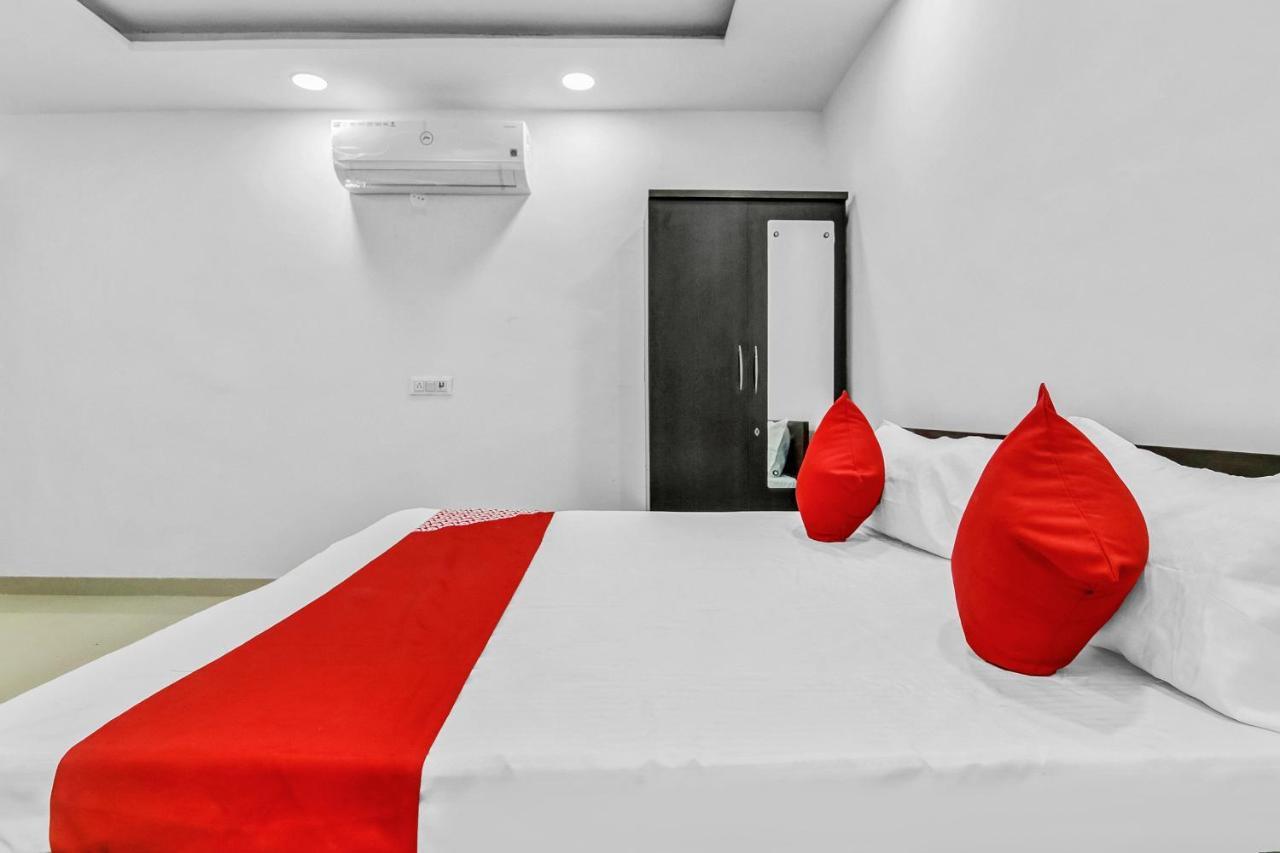 Flagship Hotel Secret Mirage Near Rithala Metro Station Neu-Delhi Exterior foto