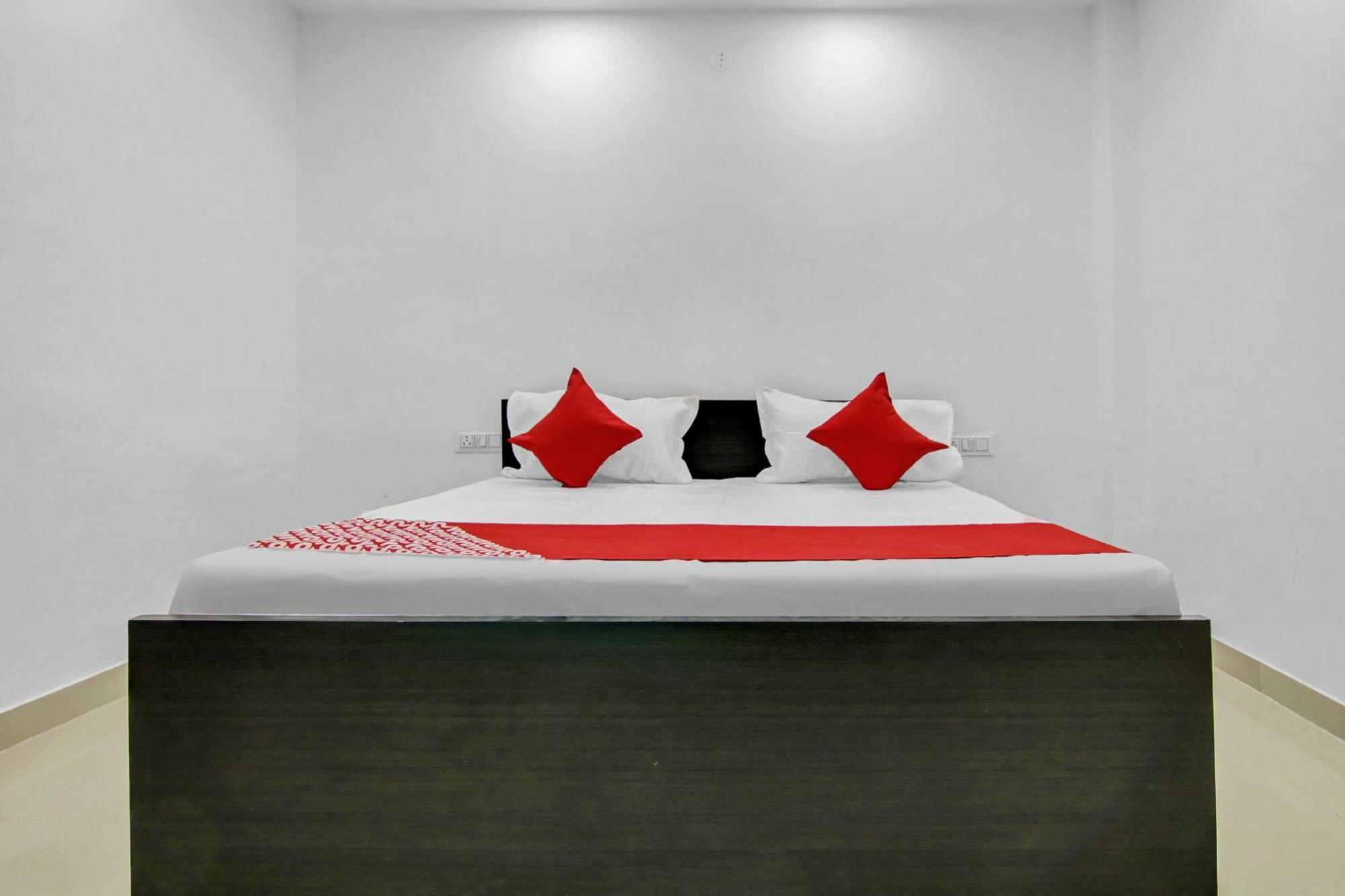 Flagship Hotel Secret Mirage Near Rithala Metro Station Neu-Delhi Exterior foto