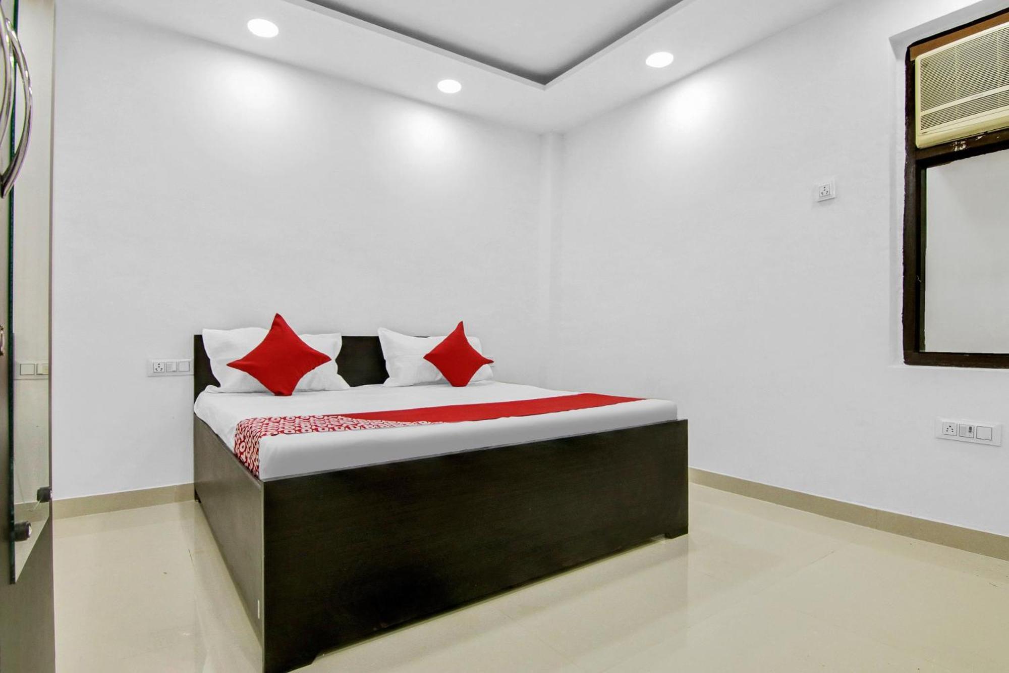 Flagship Hotel Secret Mirage Near Rithala Metro Station Neu-Delhi Exterior foto