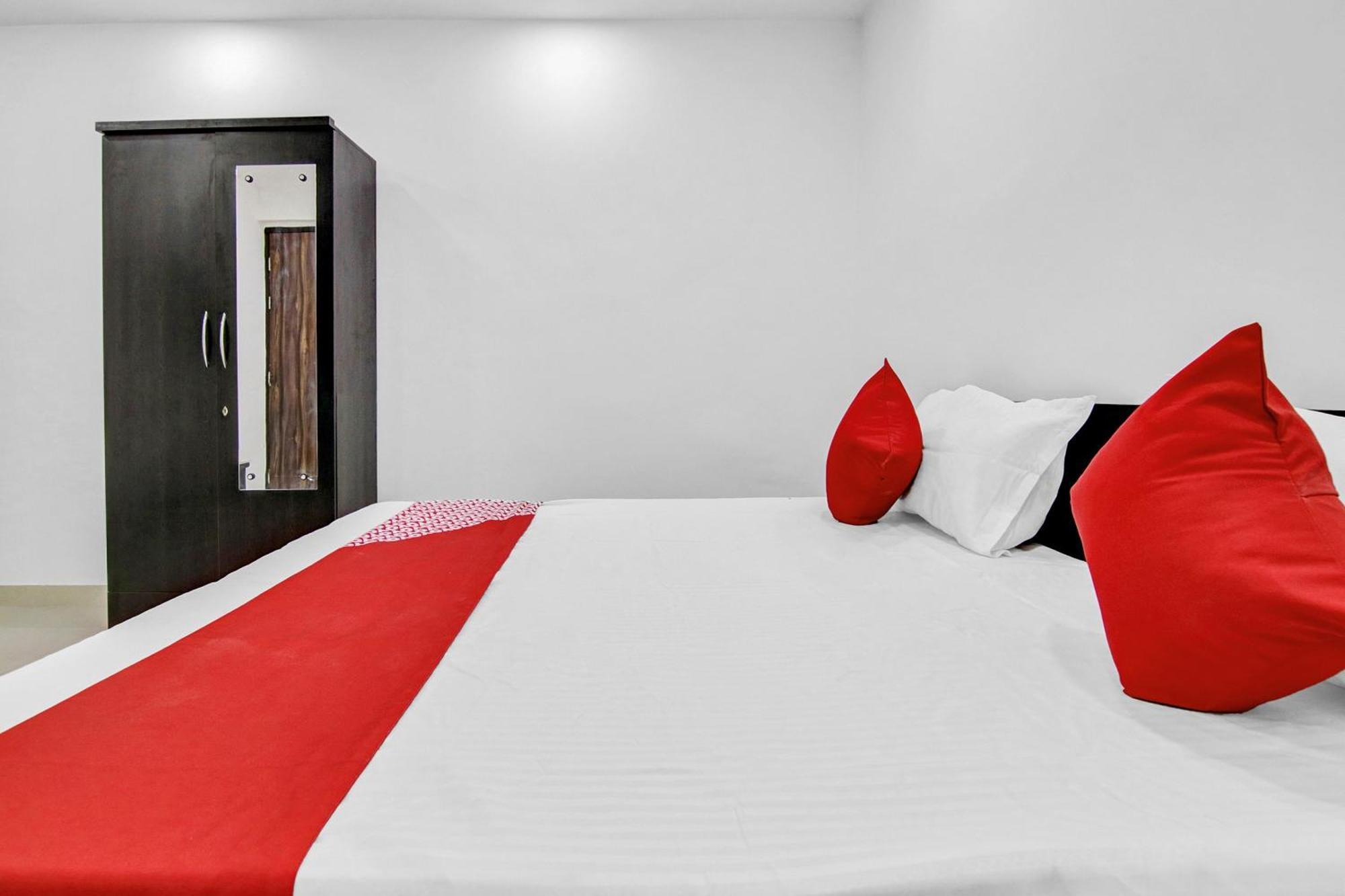 Flagship Hotel Secret Mirage Near Rithala Metro Station Neu-Delhi Exterior foto